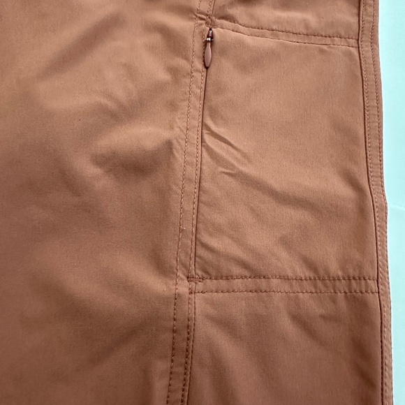 Kirkland Signature women's travel pant, Rose color, Size 12 - Picture 3 of 6